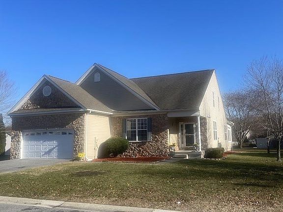 4th image of 6 Goldenrod Dr