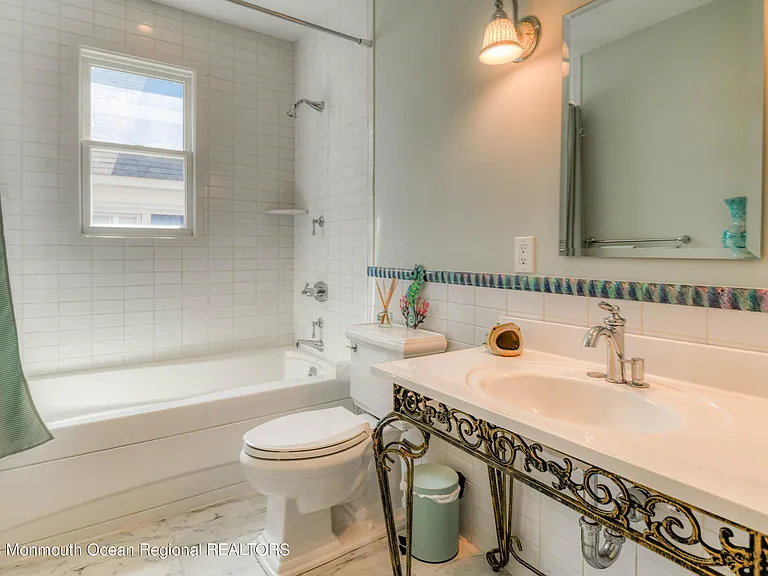 16 Abbott Ave — Photo 27