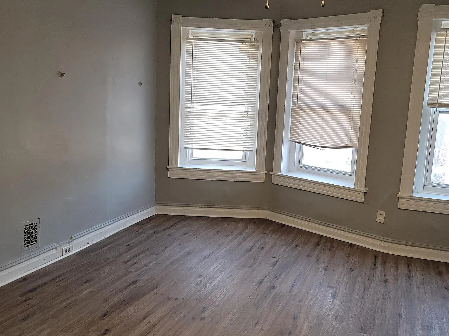 2025 W North Ave — Photo 2