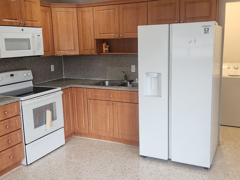 Kitchen/laundry