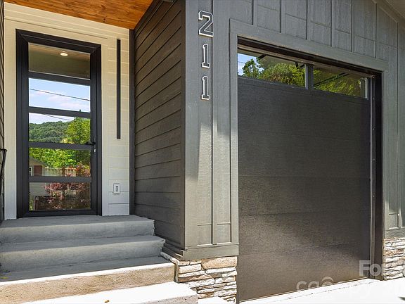 3rd image of 211 Ruby Ave