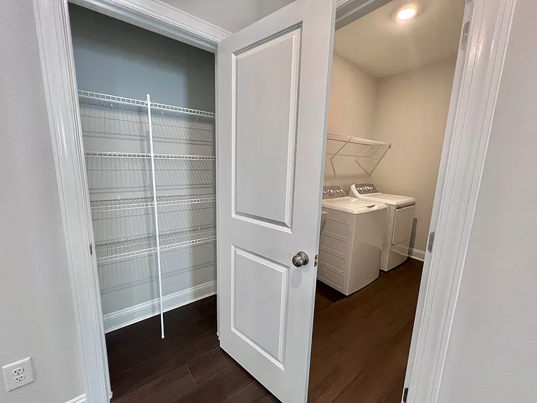 3209 Delmar Dr — Photo 35