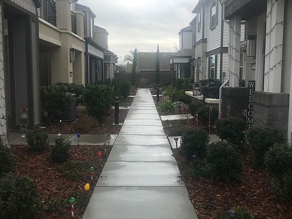 3rd image of 3303 Chickadee Ct