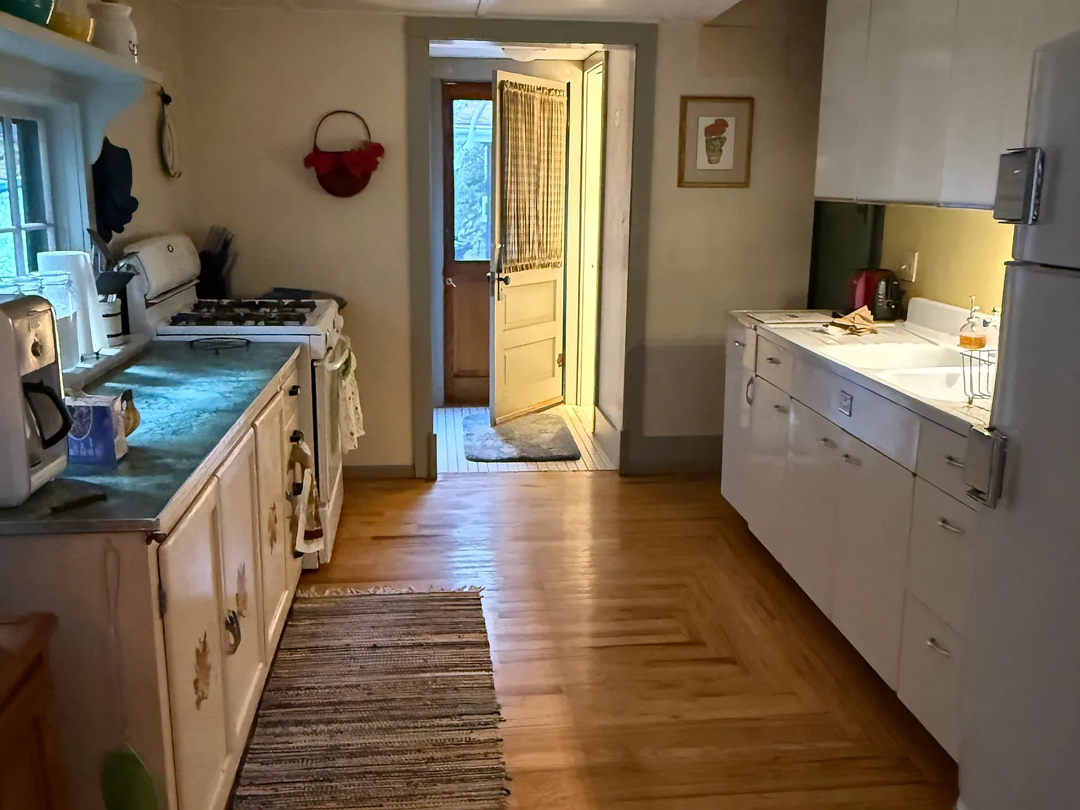 2 bed, 1250 sqft, $2,400 — Photo 2