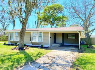 204 Azalea St, Lake Jackson, TX 77566