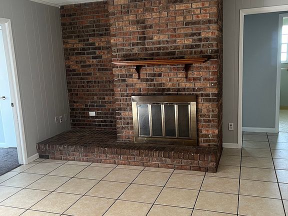 5th image of 4073 Greenwillow Ln E