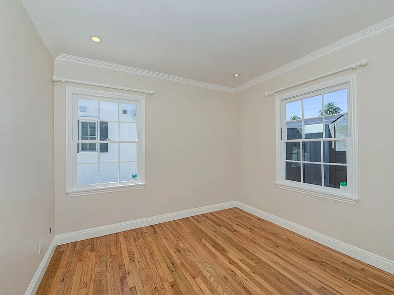 324 Flower St — Photo 25