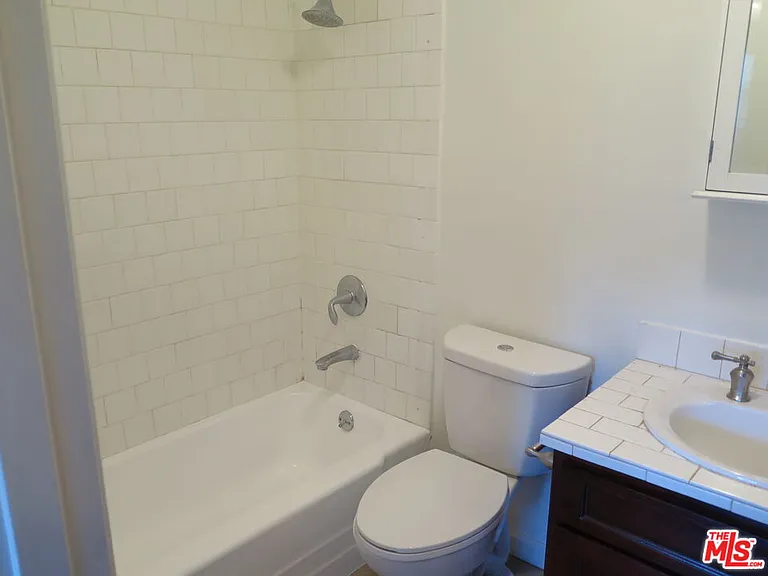3603 Mentone Ave #6 — Photo 8