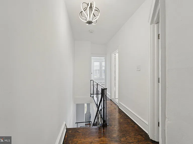 127 W Albanus St — Photo 8
