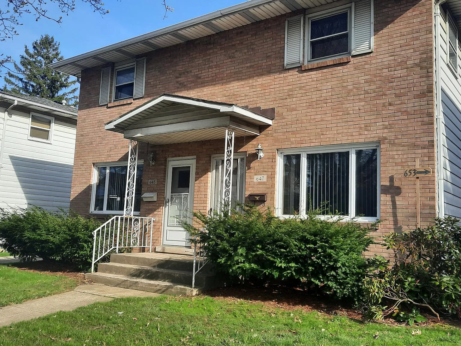 2 bed, 970 sqft, $1,000 — Photo 1