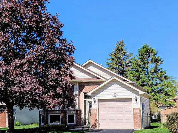 22 Donald Cres, Wasaga Beach, ON L9Z 1E1