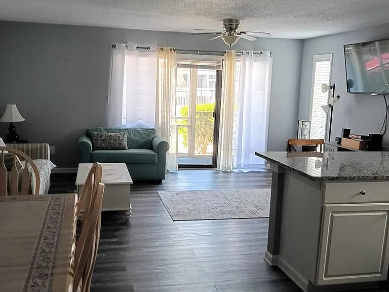 1870 Auburn Ln #20-A — Photo 19