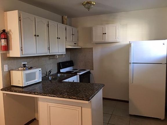 4th image of 3192 Royal Oaks Dr