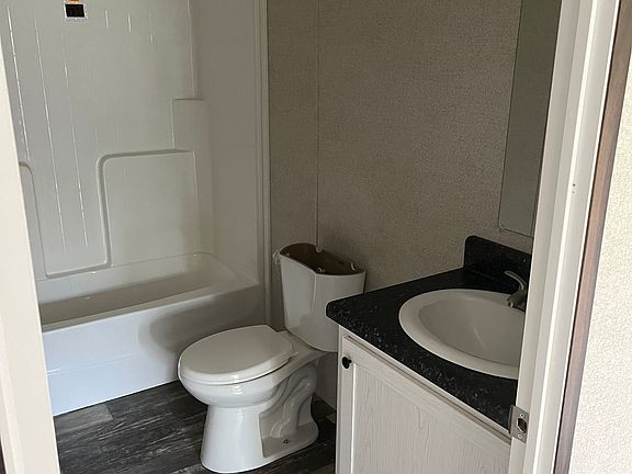 3rd image of 7023 Thelma Dr