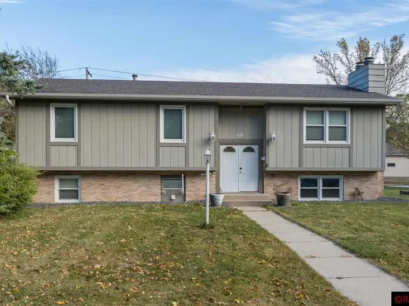 616 W 8th St, Mankato, MN 56001