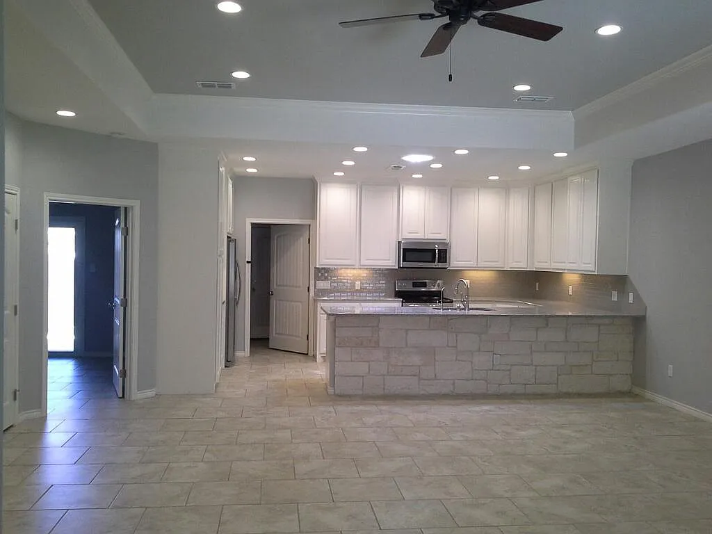 2 bed, 2.0 bath, 1504 sqft, $2,500 — Photo 2
