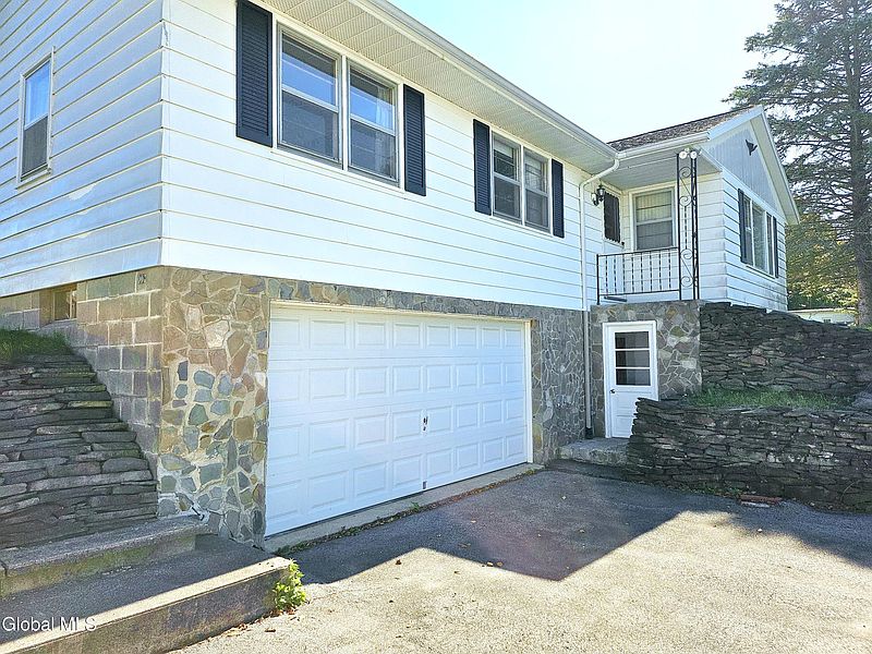 3rd image of 1 Pohl Drive