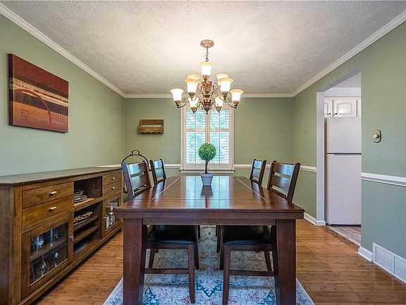 5th image of 564 Sunset Dr