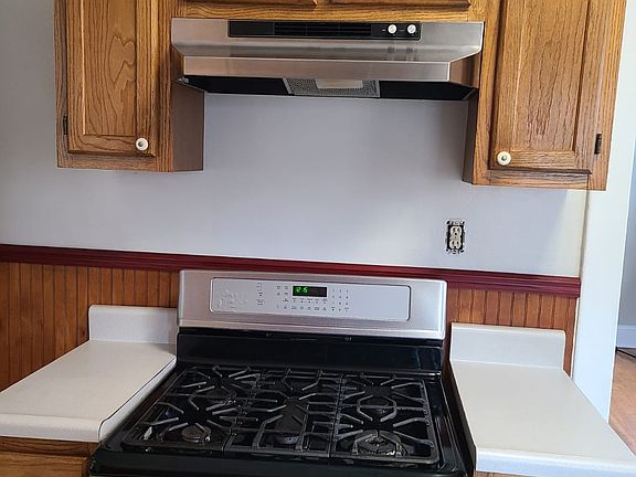 5th image of 59-59 1/2 Bennett Ave