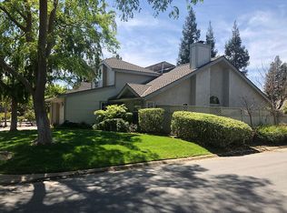 9110 N Stoneridge Ln, Fresno, CA 93720