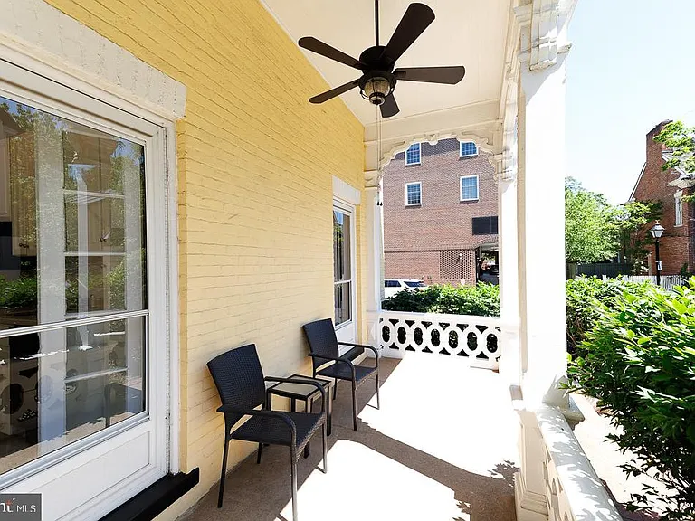 131 N Washington St #4 — Photo 6