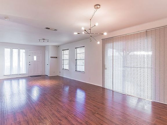4th image of 5108 Emerald Forest Dr