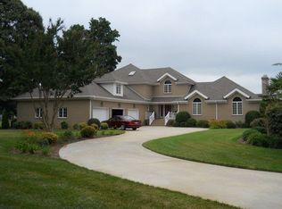 206 Captains Ct, Elizabeth City, NC 27909