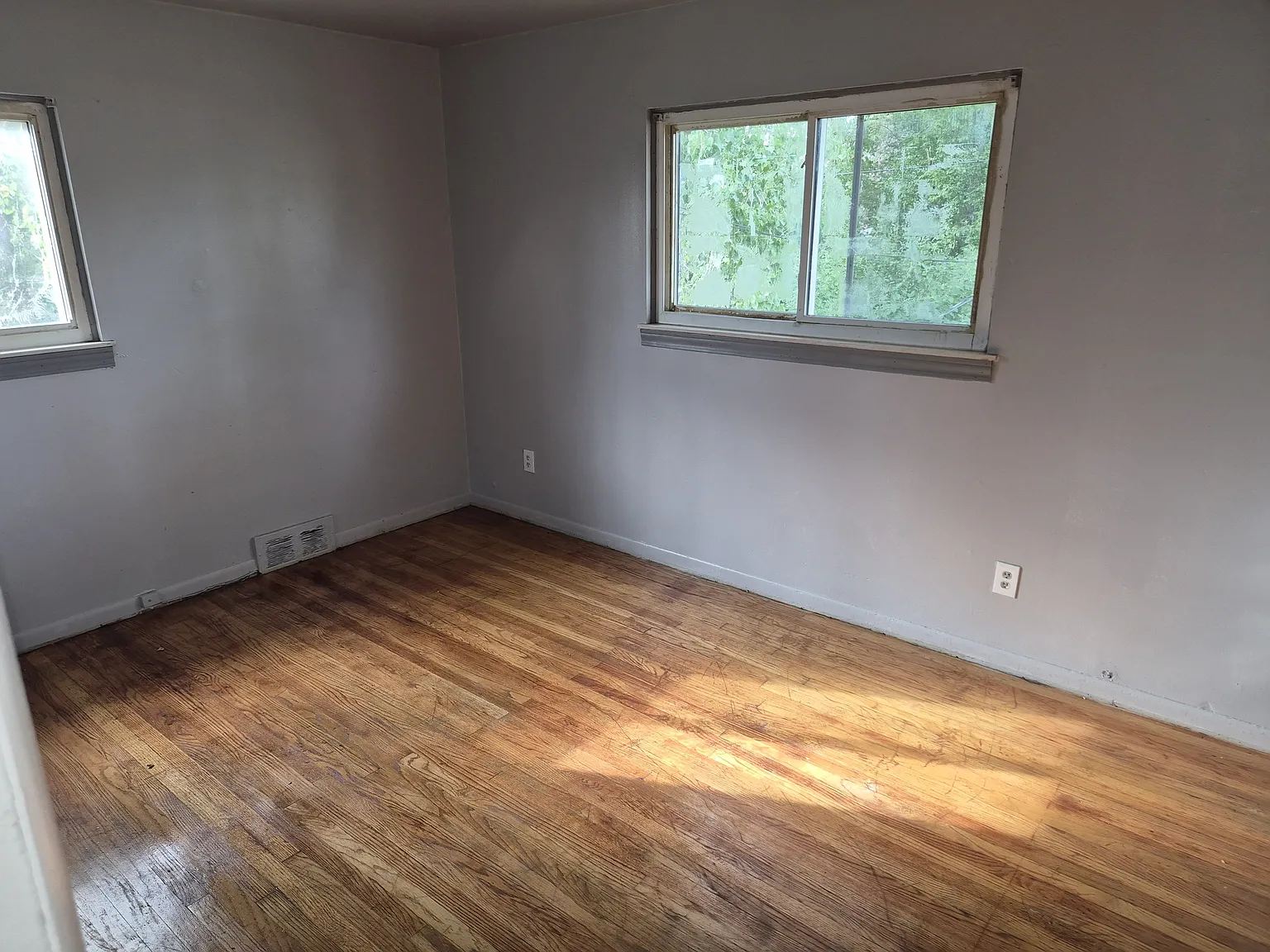 2 bed, 1050 sqft, $1,250 — Photo 4