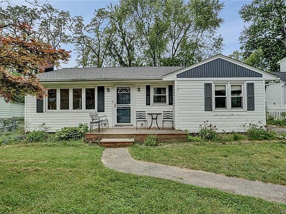 2nd image of 7 Woodlawn Ave