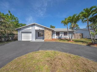 1027 SW 49th Ter, Margate, FL 33068