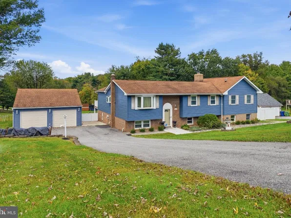 6916 Stratford Dr, Sykesville, MD 21784