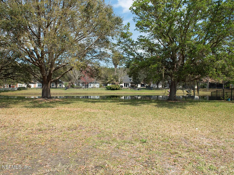 1st image of 256 Village Green Ave