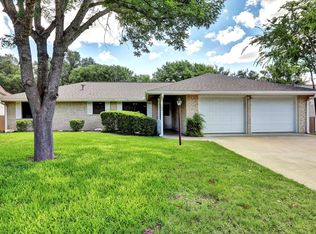 122 Frederick Rd, Fredericksburg, TX 78624