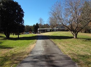 200 W Caldwell Dr, Lenoir, NC 28645