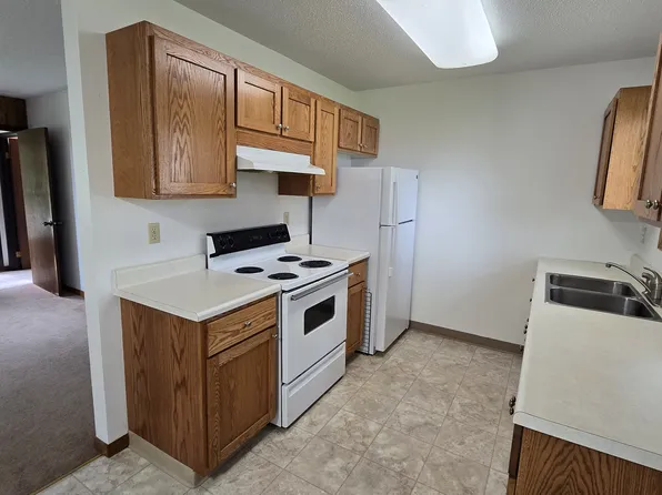 568 4th St SE, Mayville, ND 58257