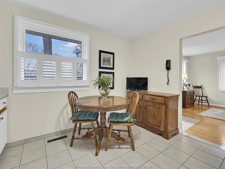 1028 Virginia Ave — Photo 5