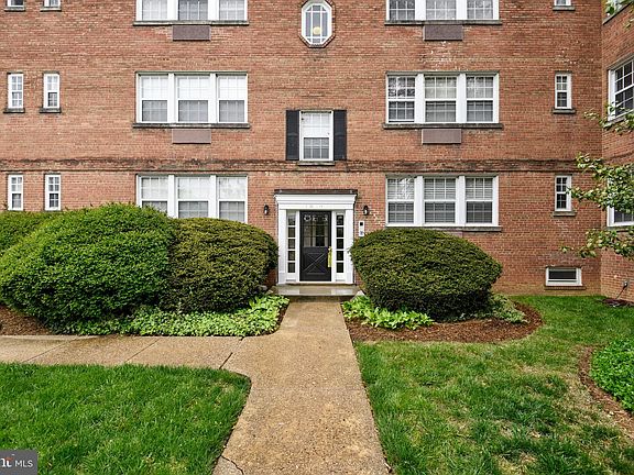2nd image of 1810 W Abingdon Dr APT 102