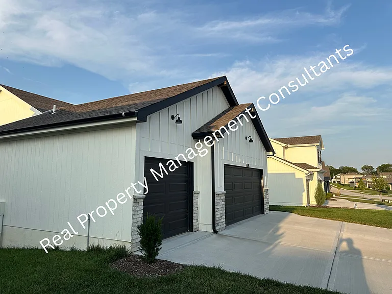 1628 SW Buckthorn St — Photo 26