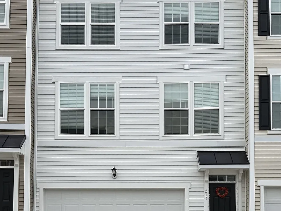 317 Bay St