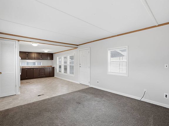 5th image of 22600 Middlebelt Rd #E35