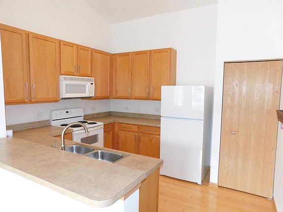 5th image of 217 Silverstone Dr