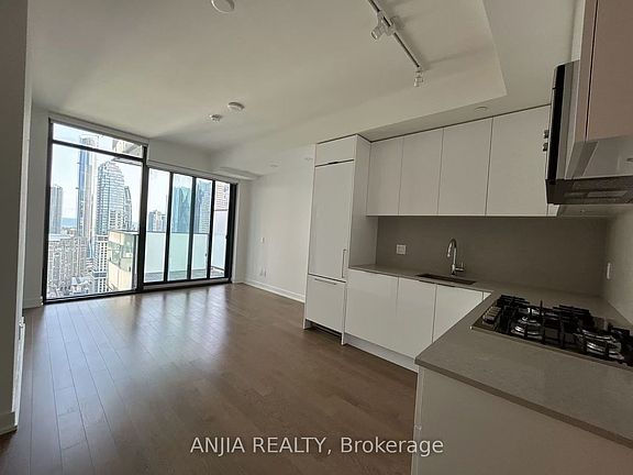 5th image of 20 Lombard St #4105