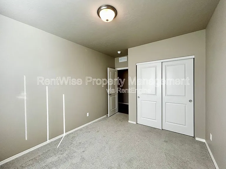 1309 S Jupiter Ave — Photo 16