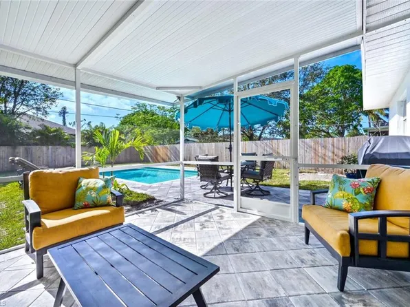 864 110th AVE N, NAPLES, FL 34108