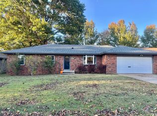 731 E Greenwood St, Springfield, MO 65807