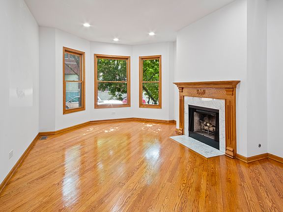 3rd image of 2340 N Greenview Ave #1