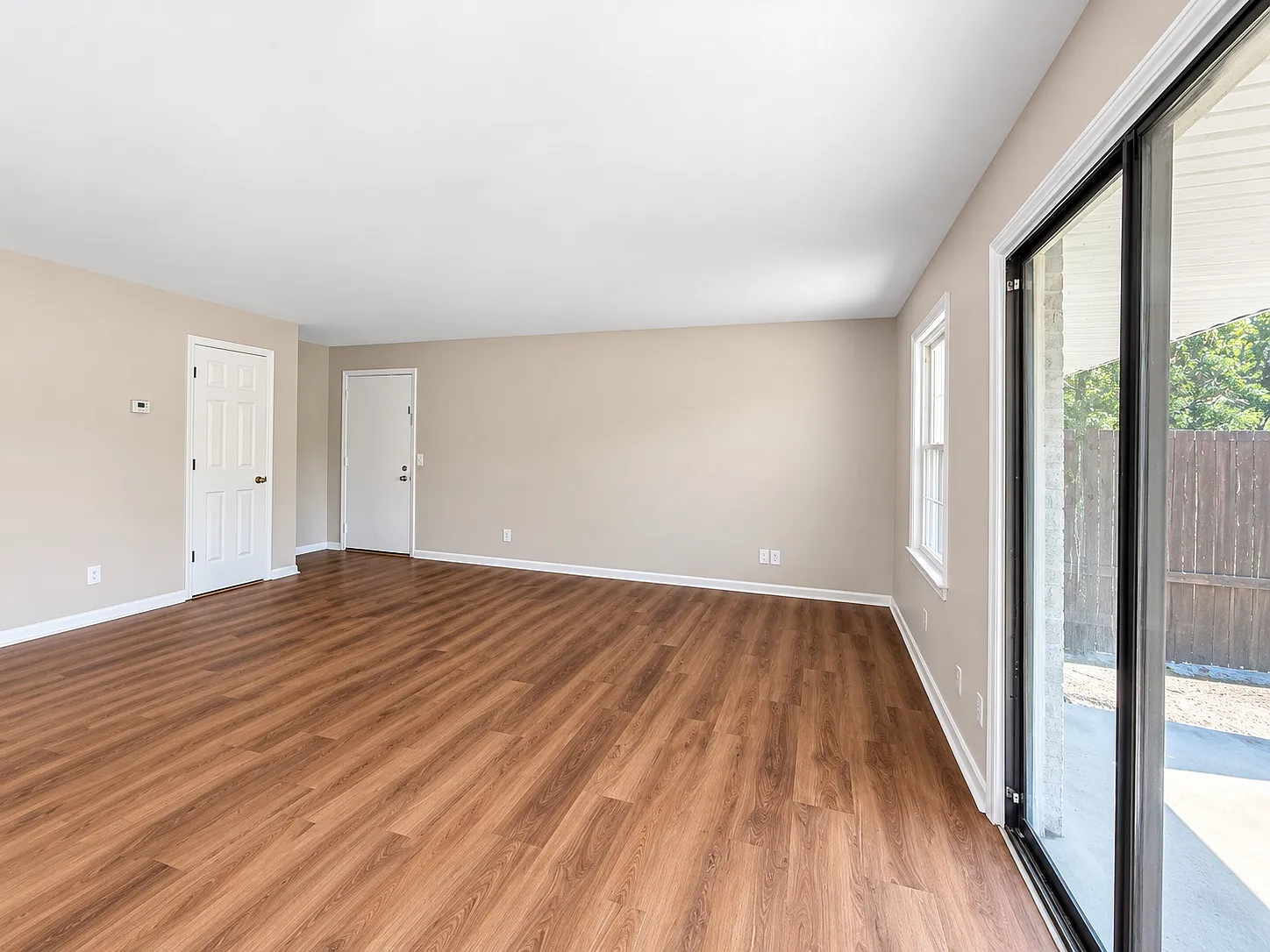 120 Sycamore Ct — Photo 2
