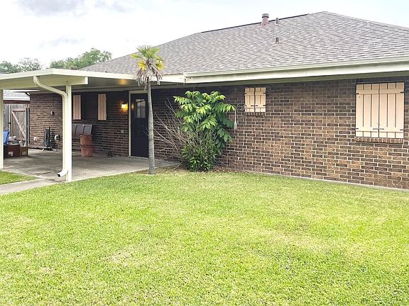 3rd image of 610 Walker Dr