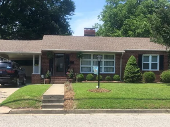 13 Rugby Rd, Newport News, VA 23606