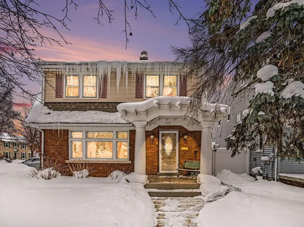 923 Myrtle St NW, Grand Rapids, MI 49504